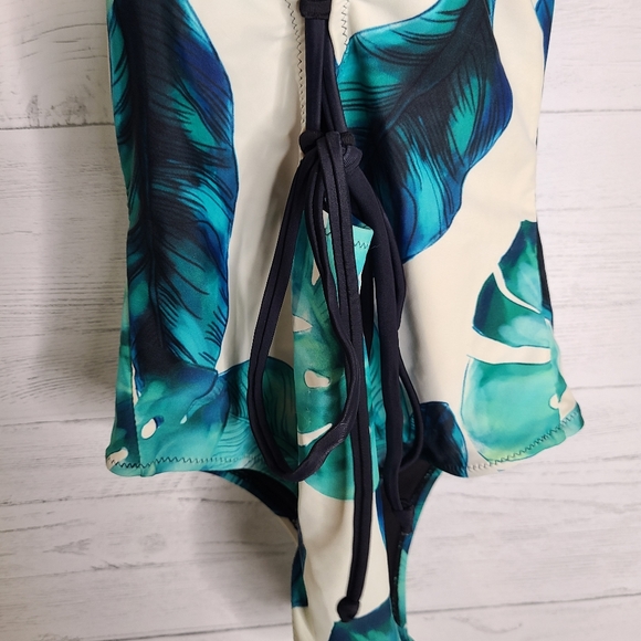 Cupshe Tropical Leaves Lace Up Back One Piece Swim - Picture 9 of 14